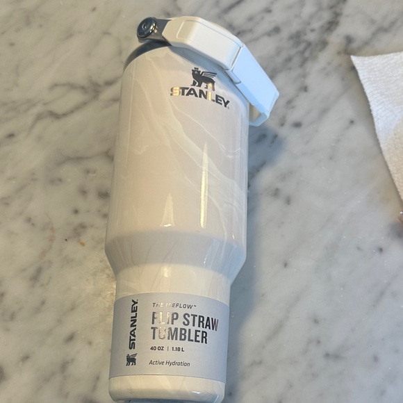 Stanley The Iceflow Tumbler with Flip Straw 40 oz nwt $50 Calcite Calcutta - Picture 2 of 7